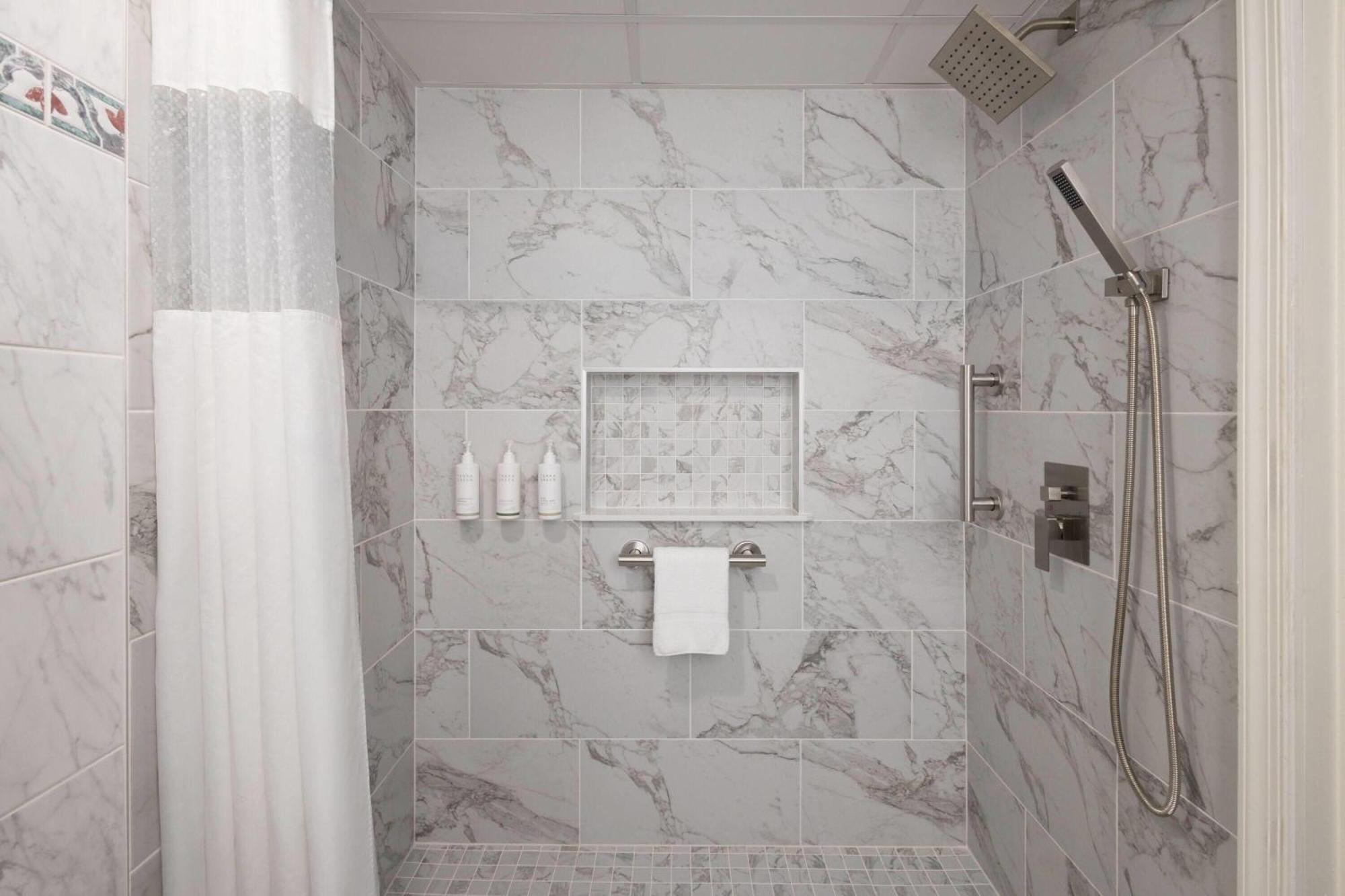 Howard Johnson Plaza By Wyndham Ocean City Oceanfront Ngoại thất bức ảnh