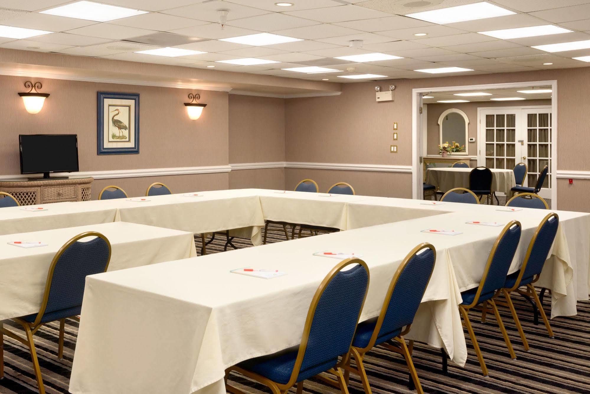 Howard Johnson Plaza By Wyndham Ocean City Oceanfront Ngoại thất bức ảnh