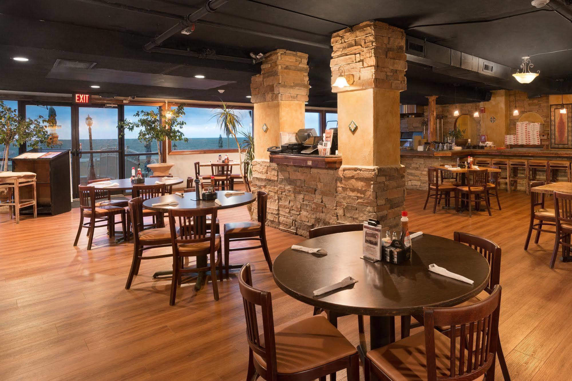 Howard Johnson Plaza By Wyndham Ocean City Oceanfront Ngoại thất bức ảnh
