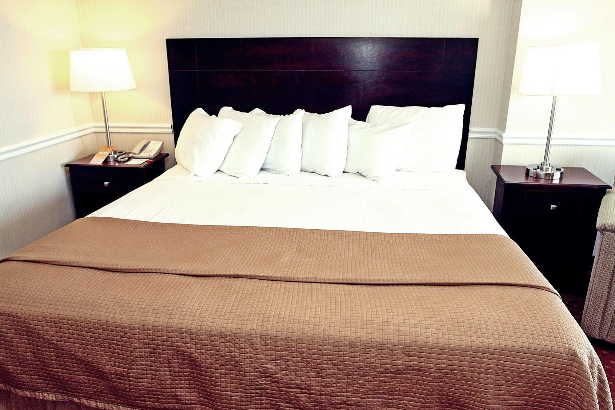 Howard Johnson Plaza By Wyndham Ocean City Oceanfront Ngoại thất bức ảnh